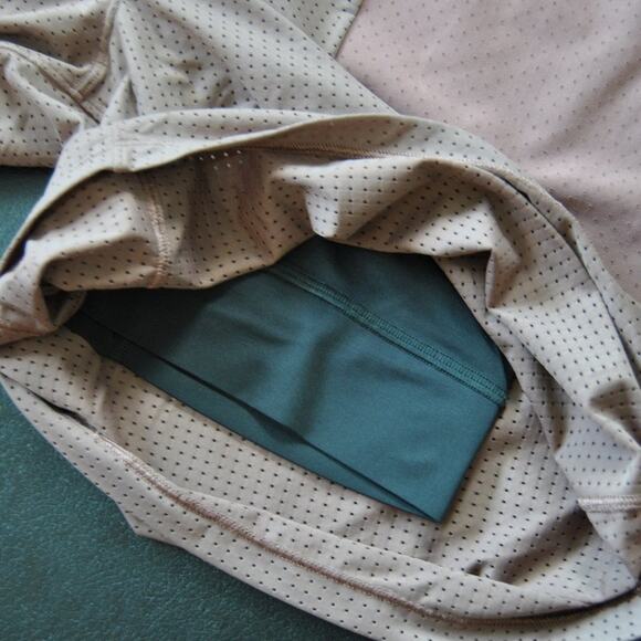 Lululemon Small Step Back Jump Mesh Athletic Short Dust Red 8" Inseam - Picture 9 of 13